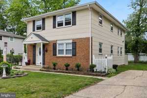 featured image of 295 Lander Dr #B