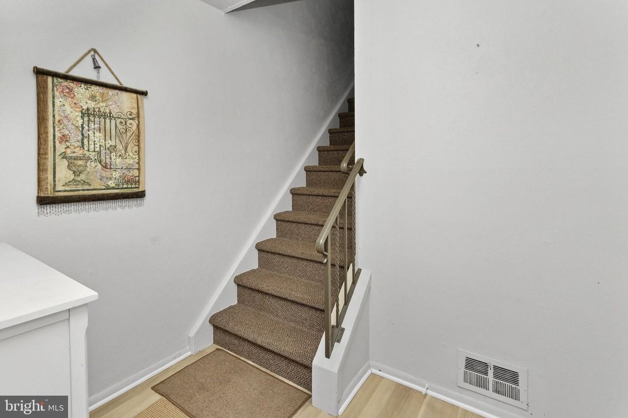 295 Lander Dr #B - Photo 4 of 18