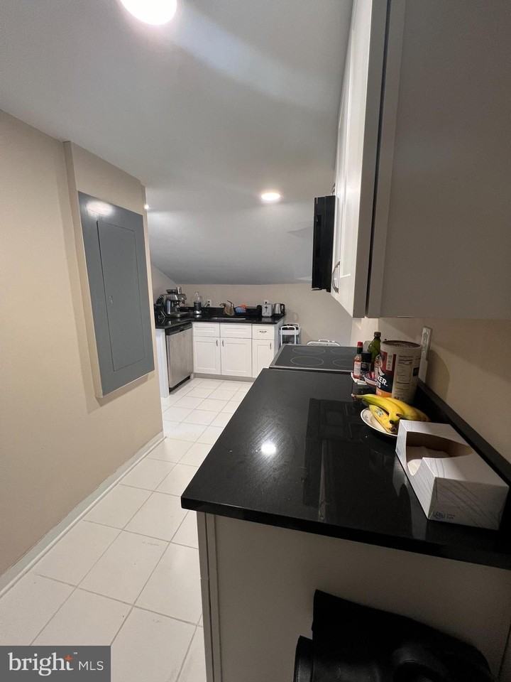 39--43 WITHERSPOON Street #C - Photo 5 of 10