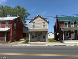 featured image of 219 N Queen St