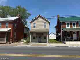 219 N Queen St - Photo 1 of 1