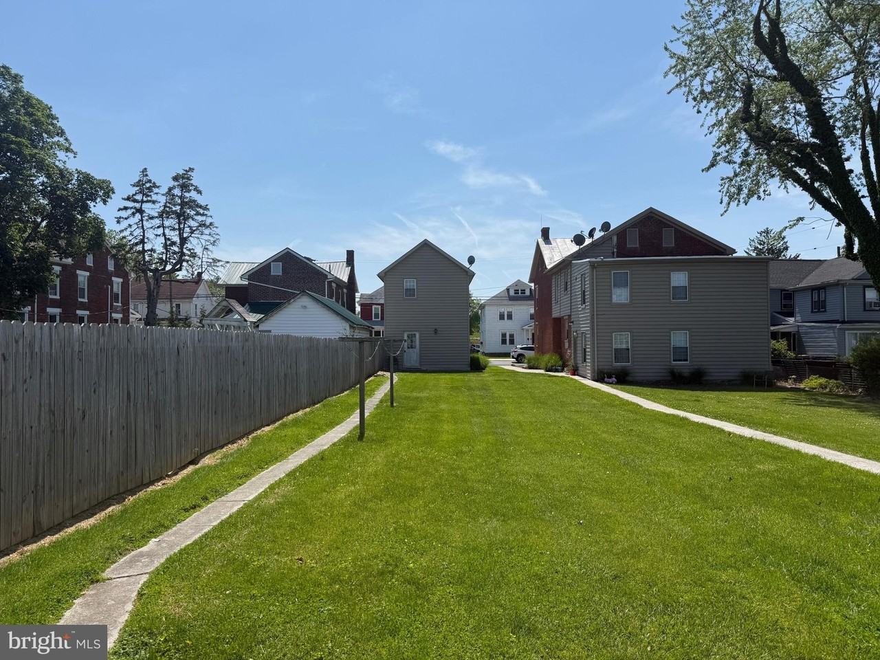 219 N Queen St - Photo 6 of 21