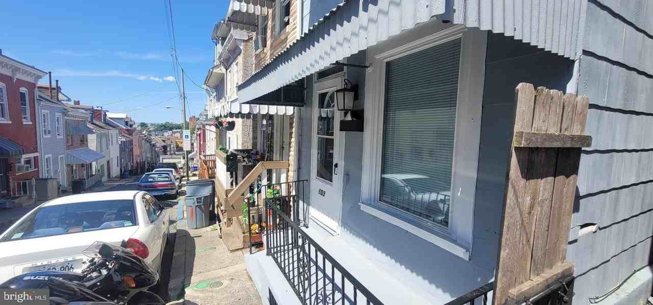 603 Maple St - Photo 2 of 25