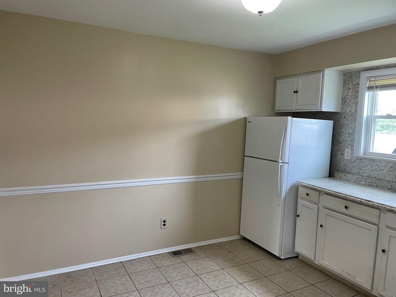 1933 Juniper Ln #25 - Photo 4 of 23