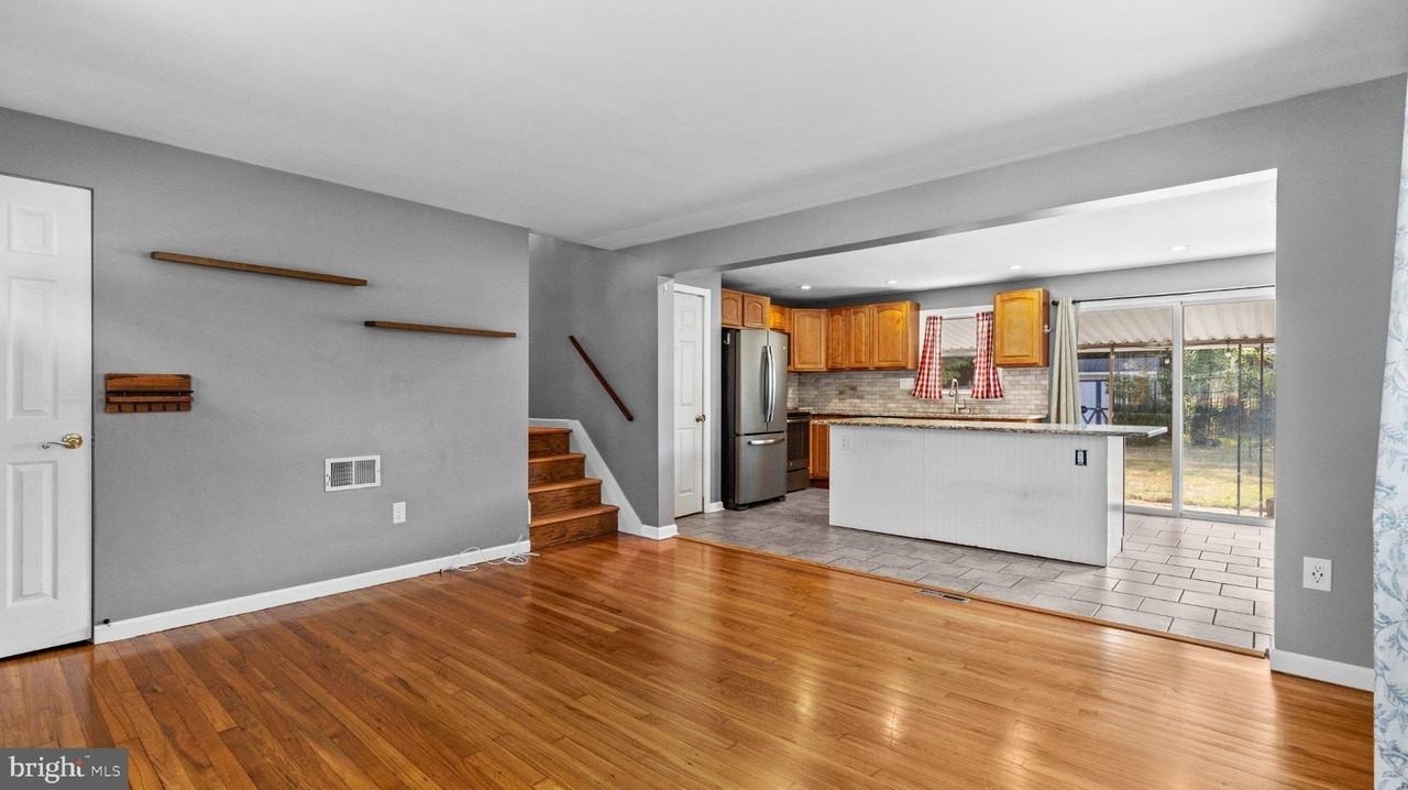 203 Ashwood Way - Photo 6 of 30