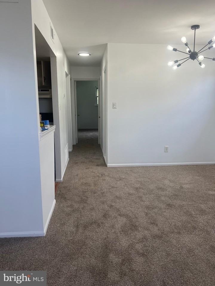 521 Corinthian Ave - Photo 2 of 10