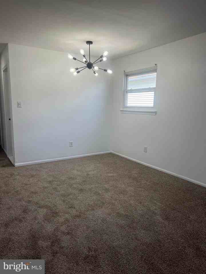 521 Corinthian Ave - Photo 3 of 10