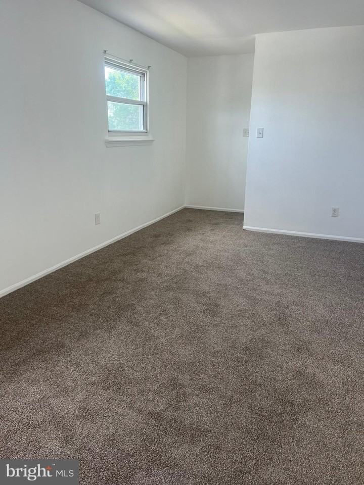 521 Corinthian Ave - Photo 7 of 10
