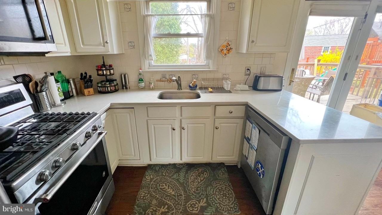 1643 Mount Pleasant Rd - Photo 7 of 13