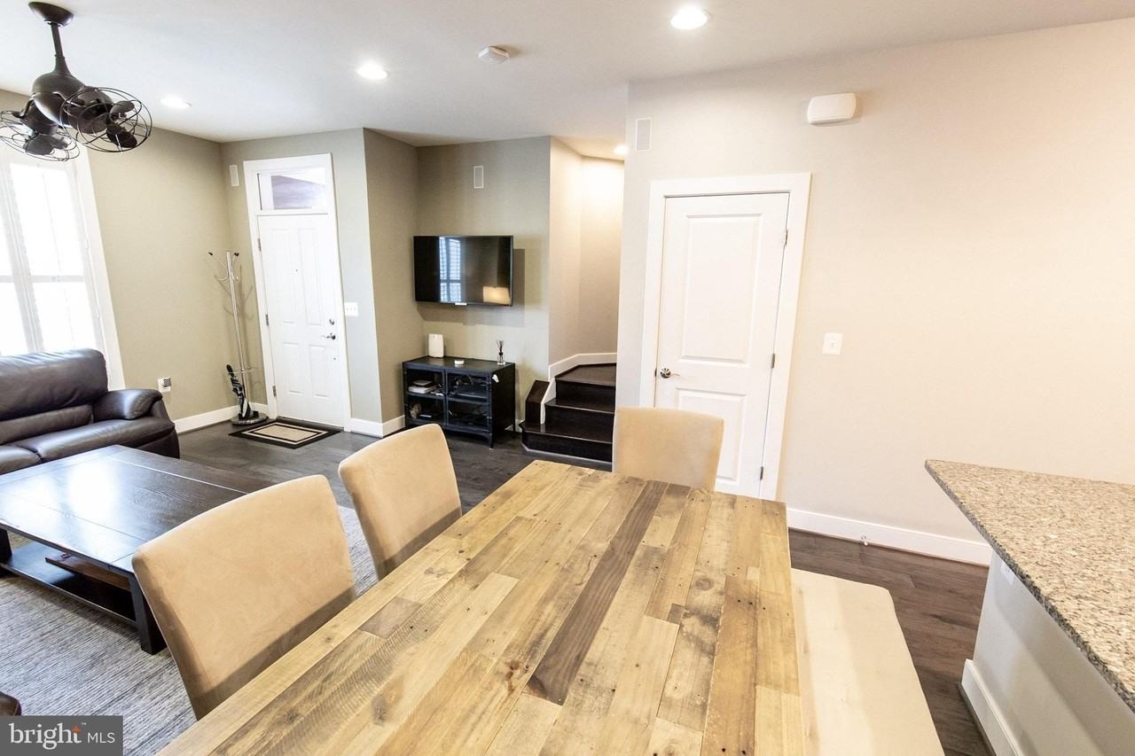 2203 Richmond Hwy #101 - Photo 5 of 43