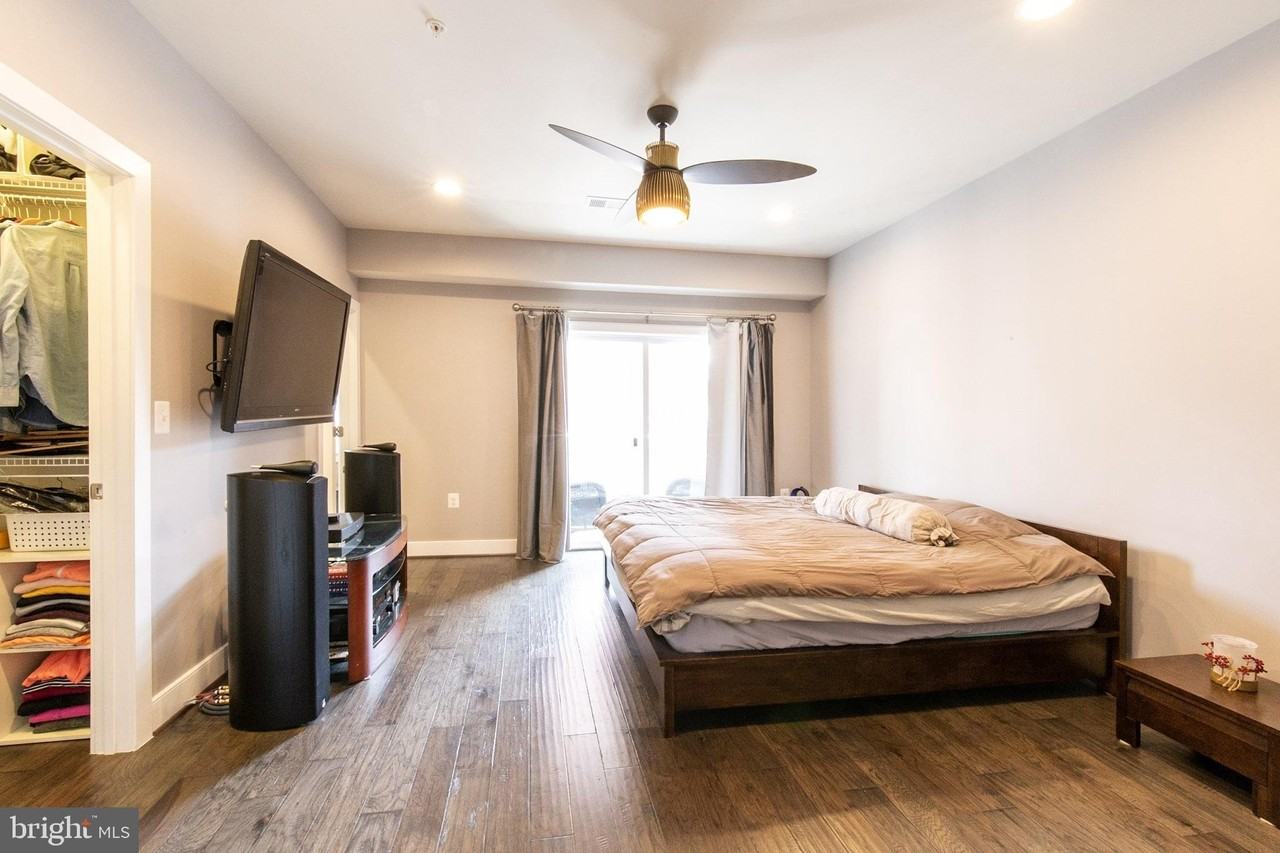2203 Richmond Hwy #101 - Photo 6 of 43