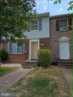 featured image of 414 Surrey Club Ln