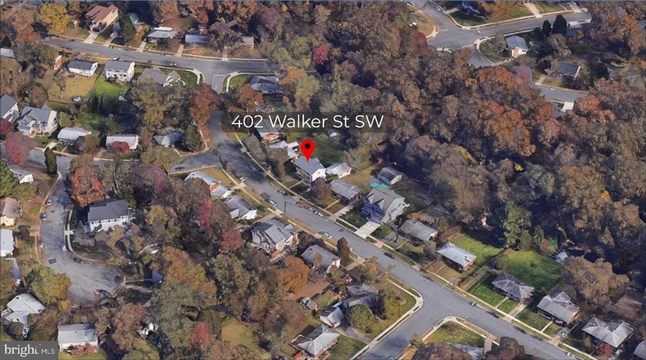 402 Walker St Sw - Photo 3 of 44