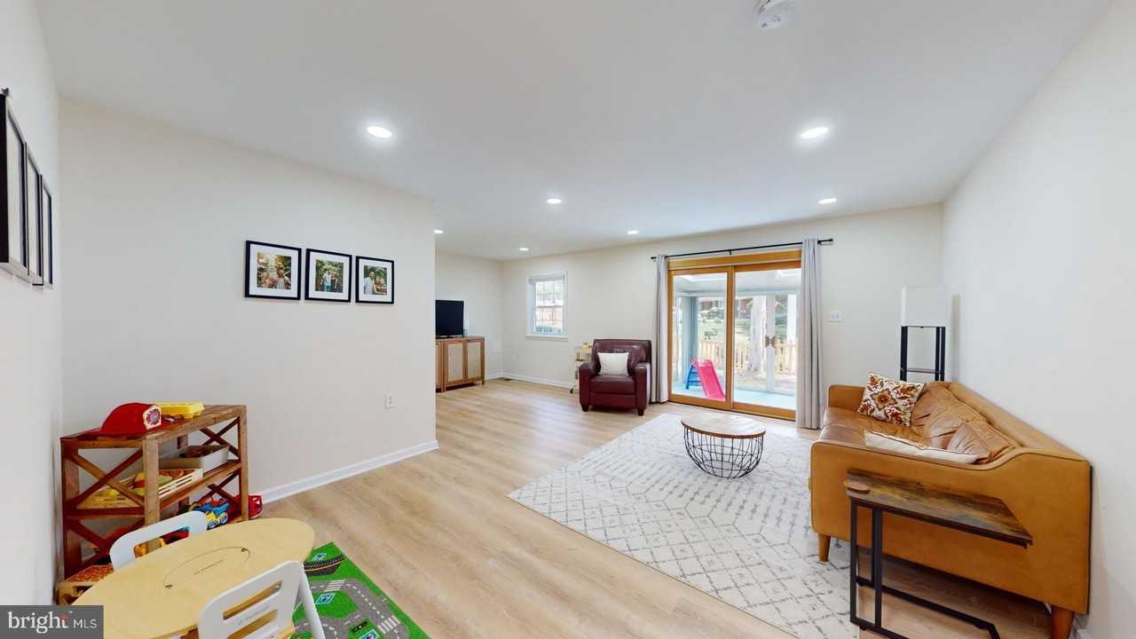 5810 Helmsdale Ln - Photo 3 of 45