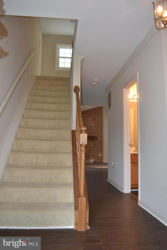 9614 Shannon Ln - Photo 2 of 30