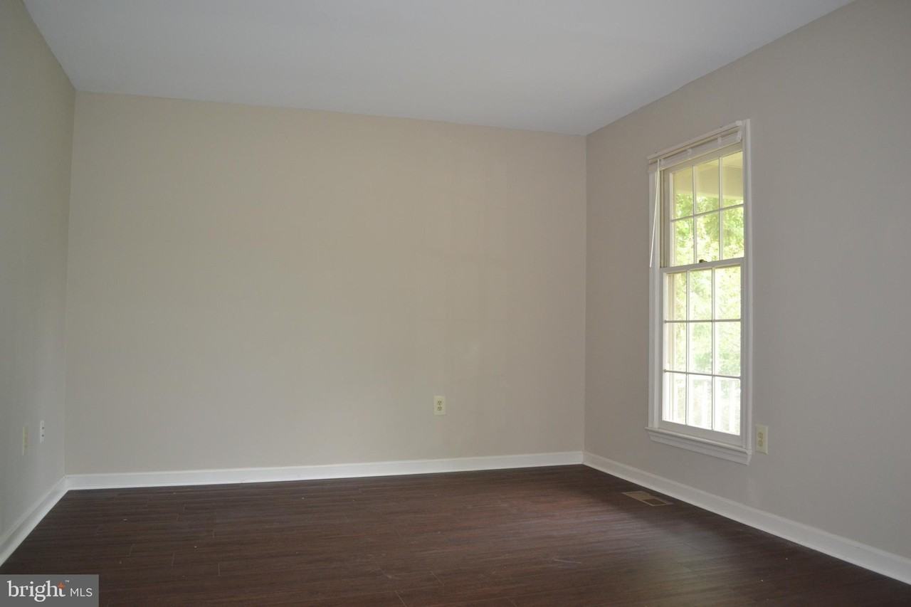 9614 Shannon Ln - Photo 3 of 30