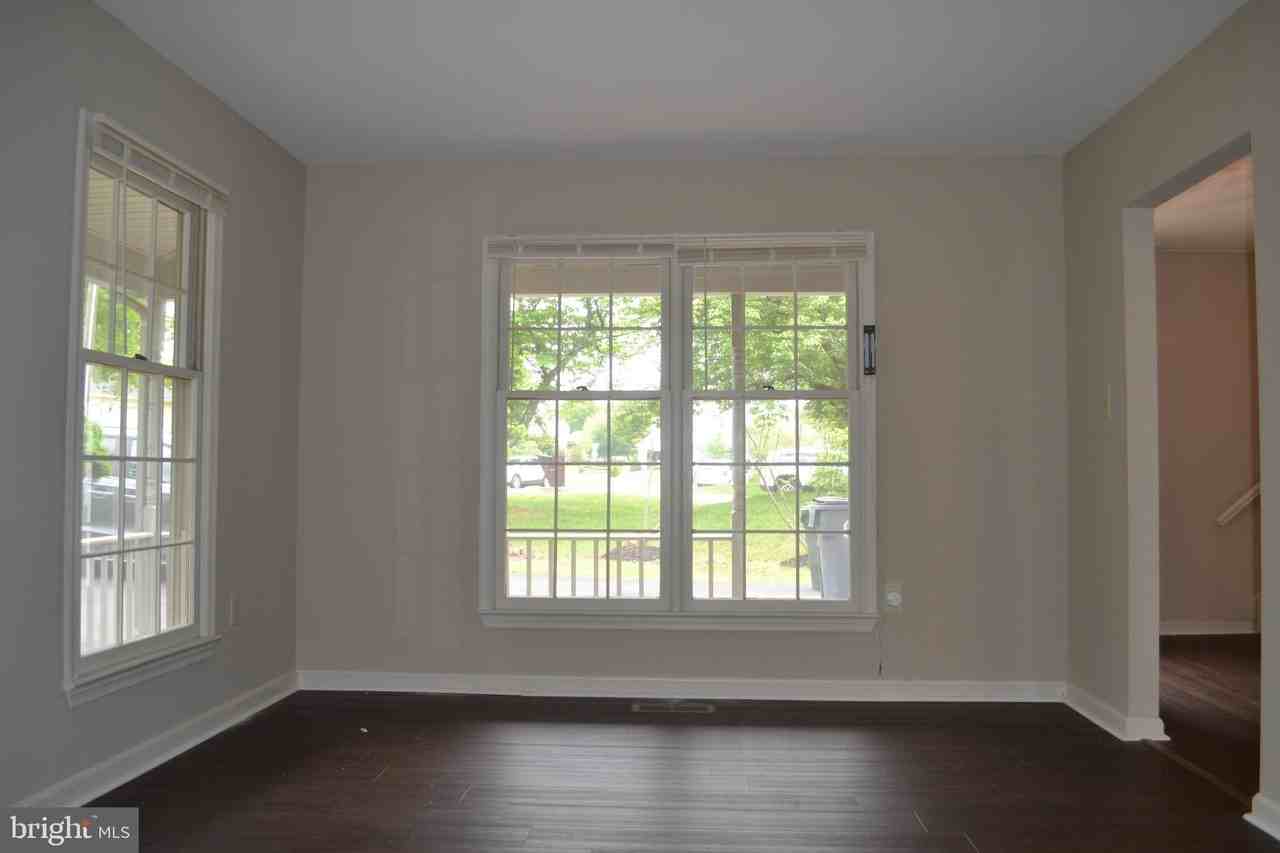 9614 Shannon Ln - Photo 4 of 30