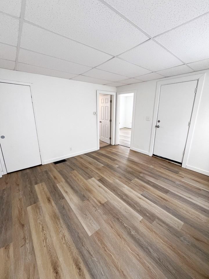 1019 Superior St Lowr #1 - Photo 3 of 19
