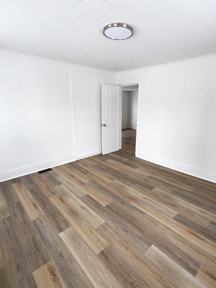 1019 Superior St Lowr #1 - Photo 6 of 19