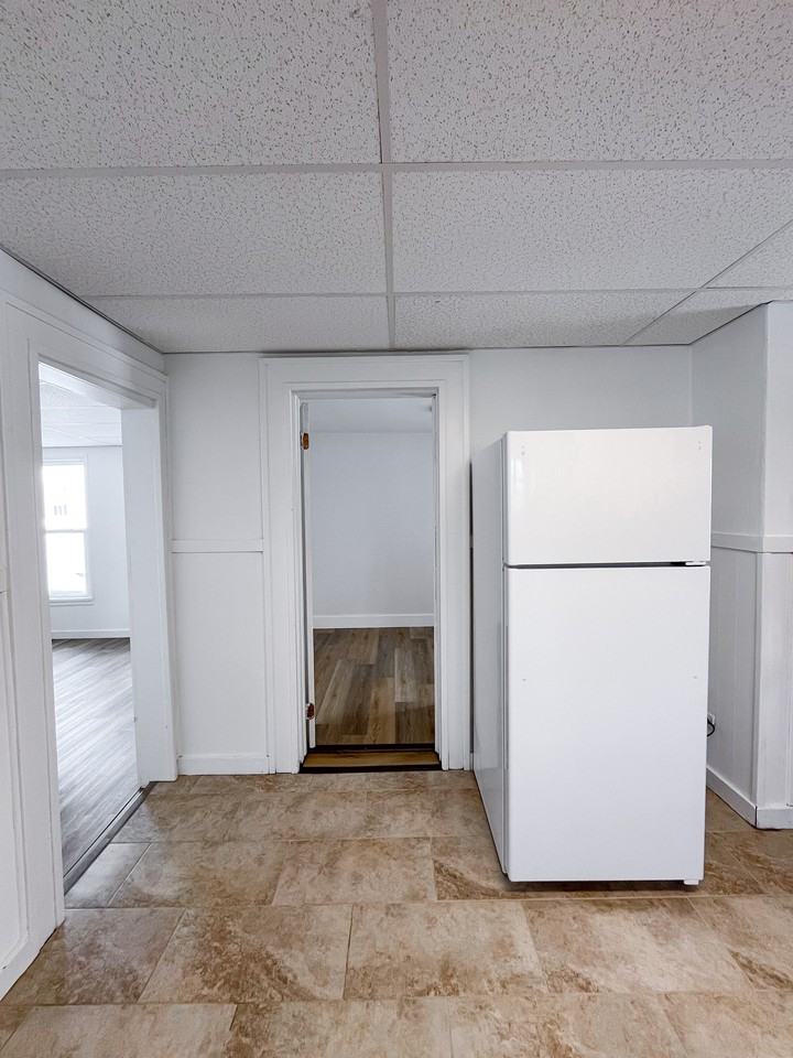 1019 Superior St Lowr #1 - Photo 3 of 19