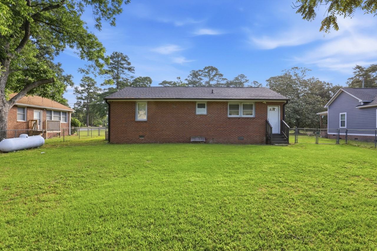 611 Forest Knolls Rd #1 - Photo 4 of 13