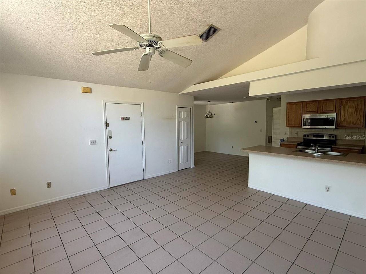2000 Royal Bay Blvd - Photo 3 of 14