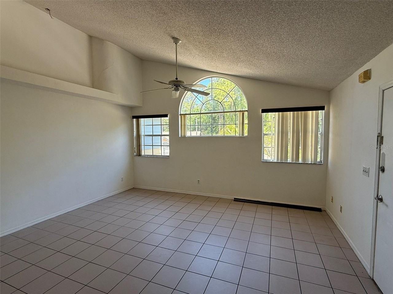 2000 Royal Bay Blvd - Photo 4 of 14