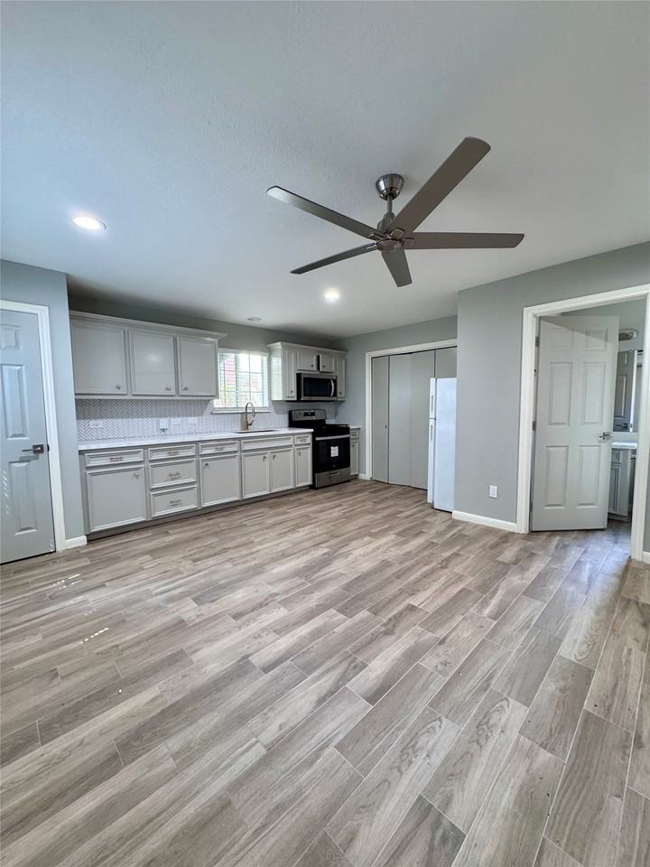 1514 Park St - Photo 2 of 8