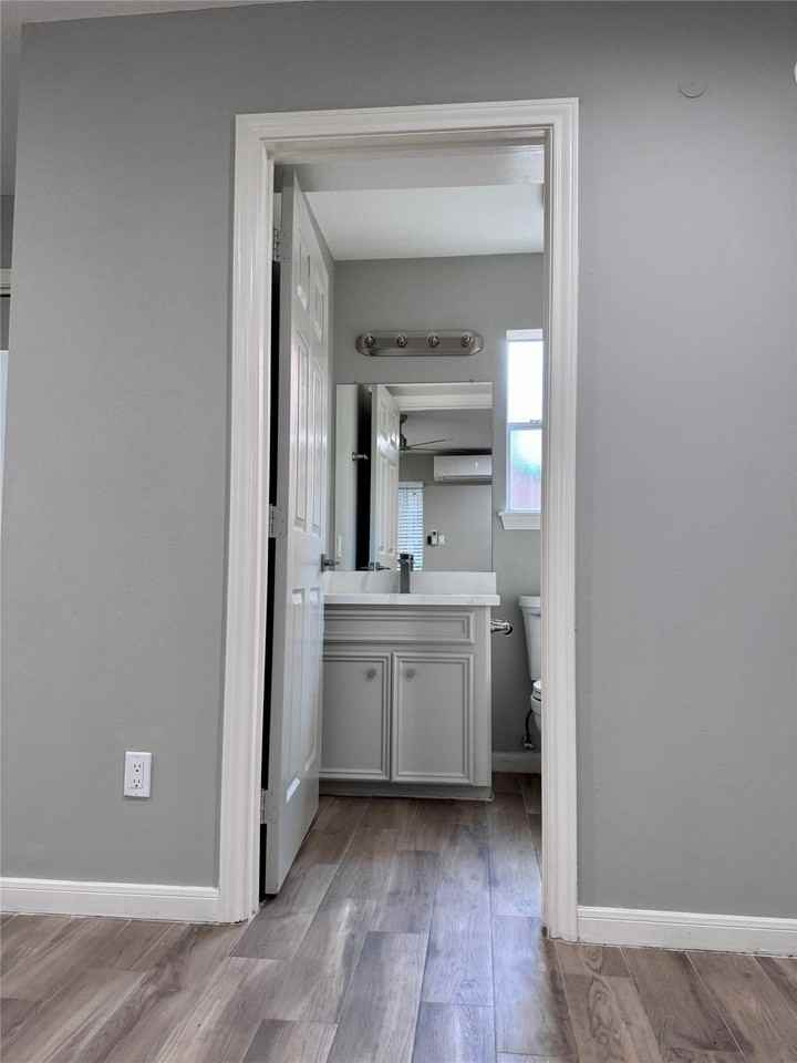 1514 Park St - Photo 6 of 8