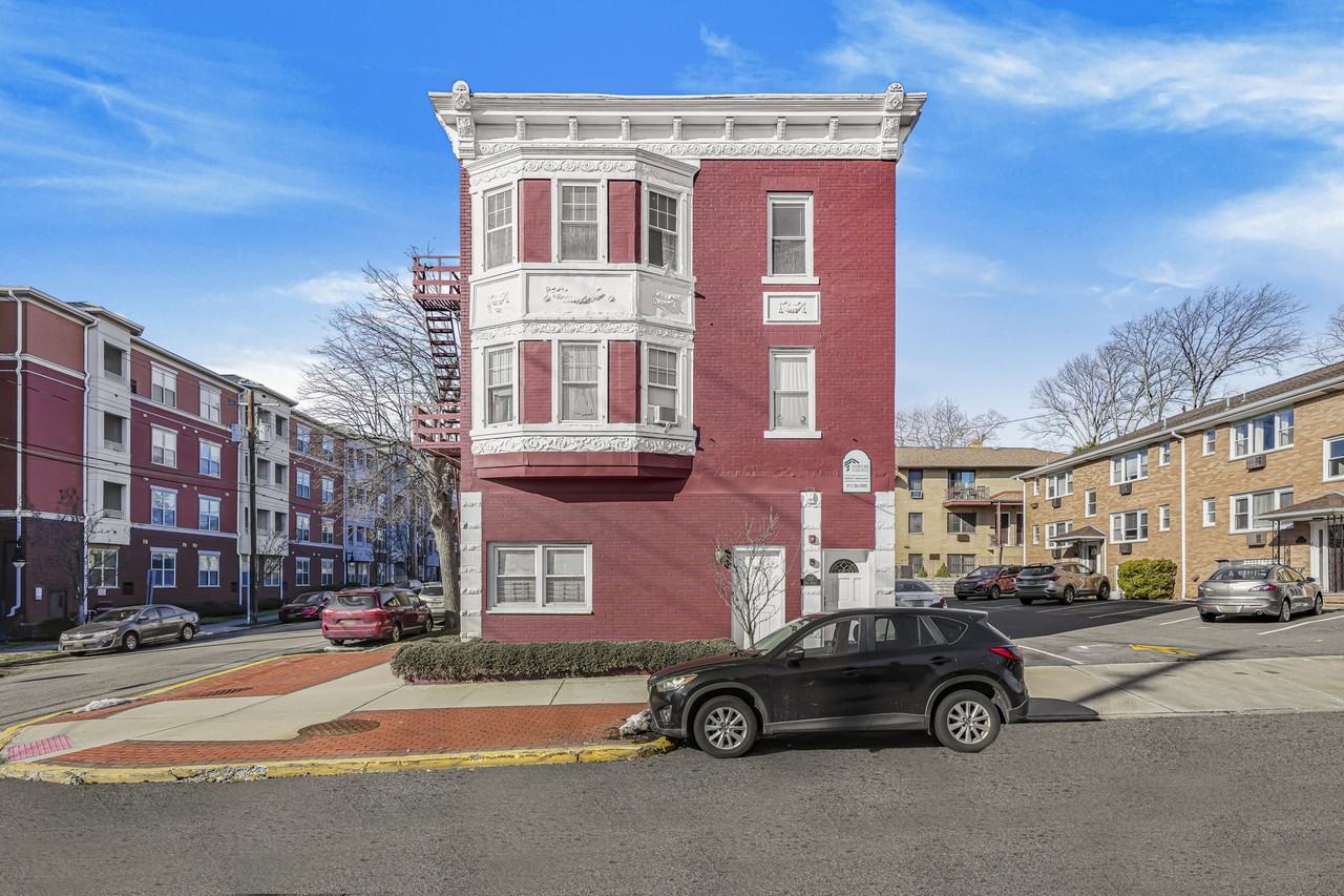 197 Orchard St - Photo 2 of 8