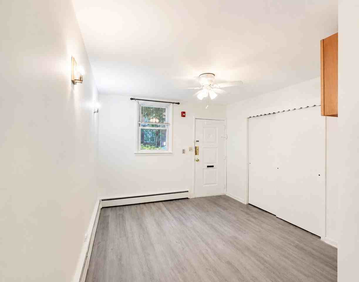 197 Orchard St - Photo 4 of 8