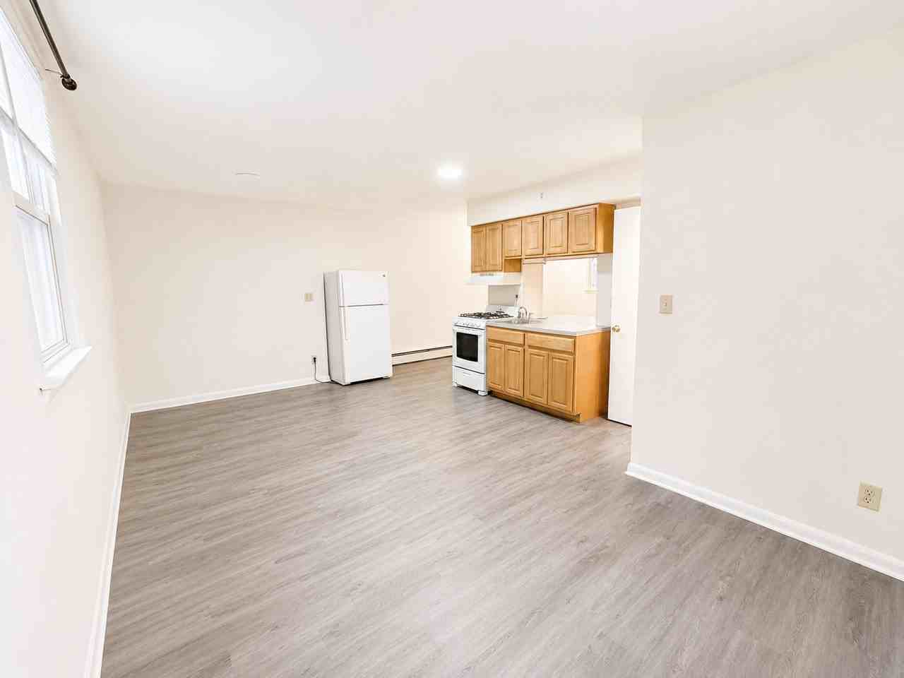 197 Orchard St - Photo 7 of 8