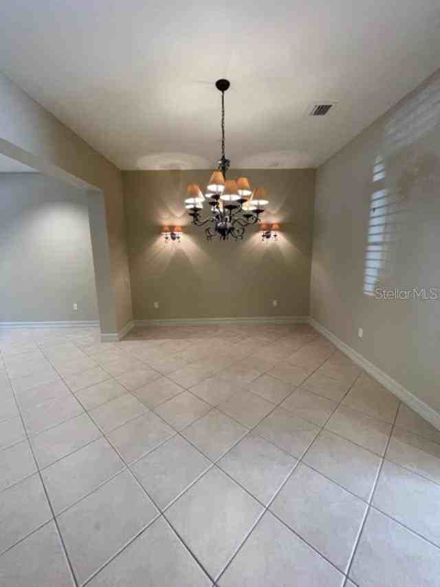 930 Greenlawn St - Photo 4 of 32