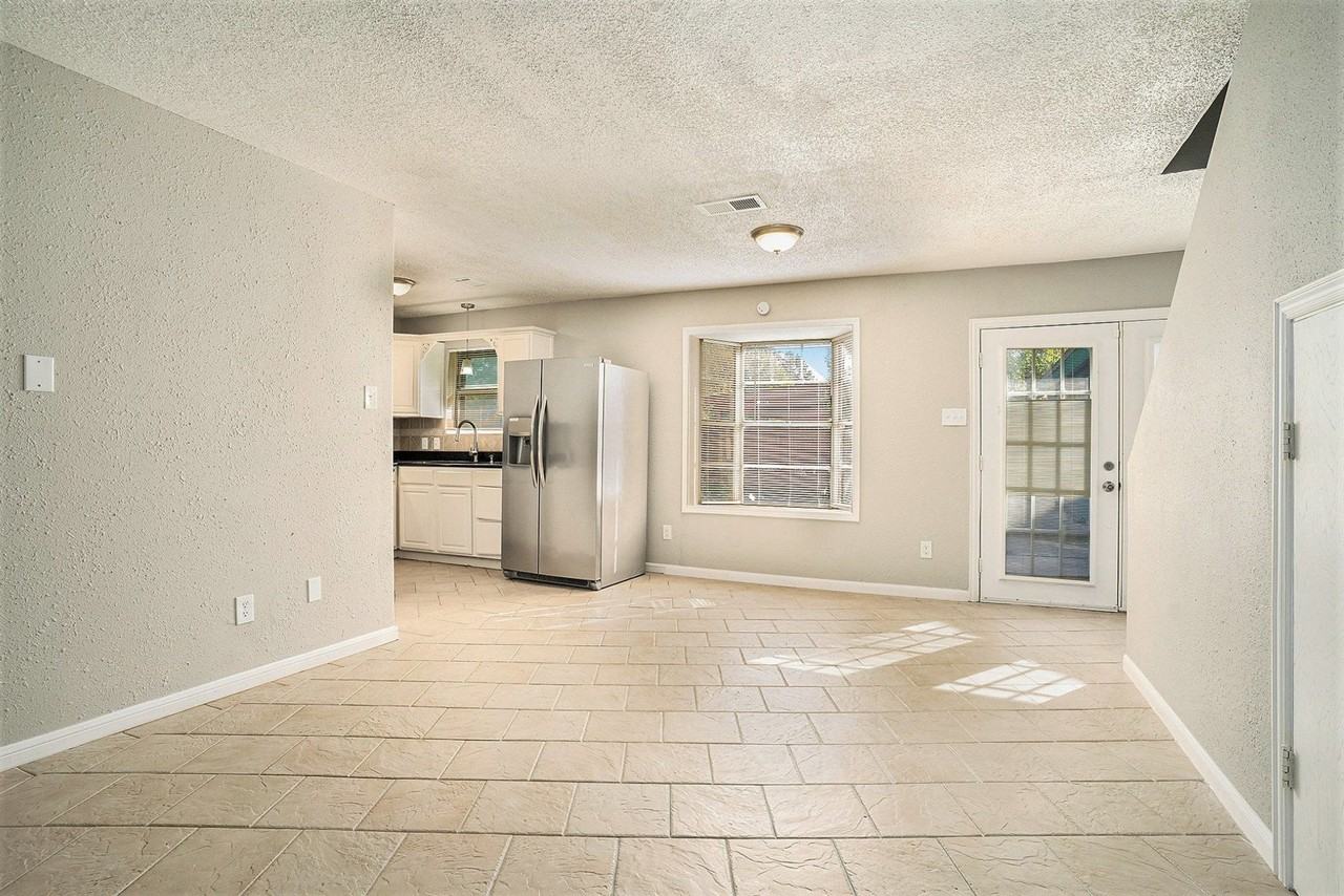 2701 3rd Ave N - Photo 4 of 23