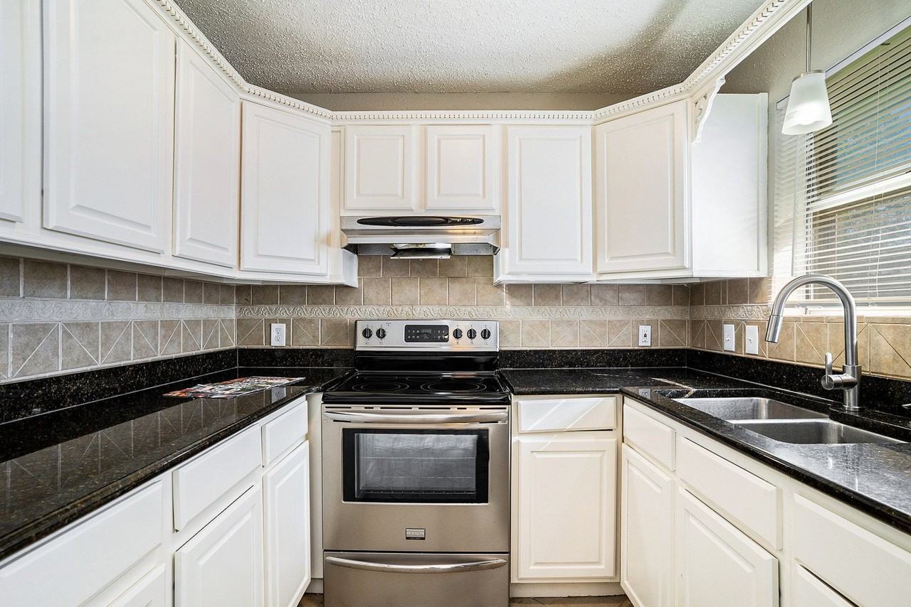 2701 3rd Ave N - Photo 6 of 23