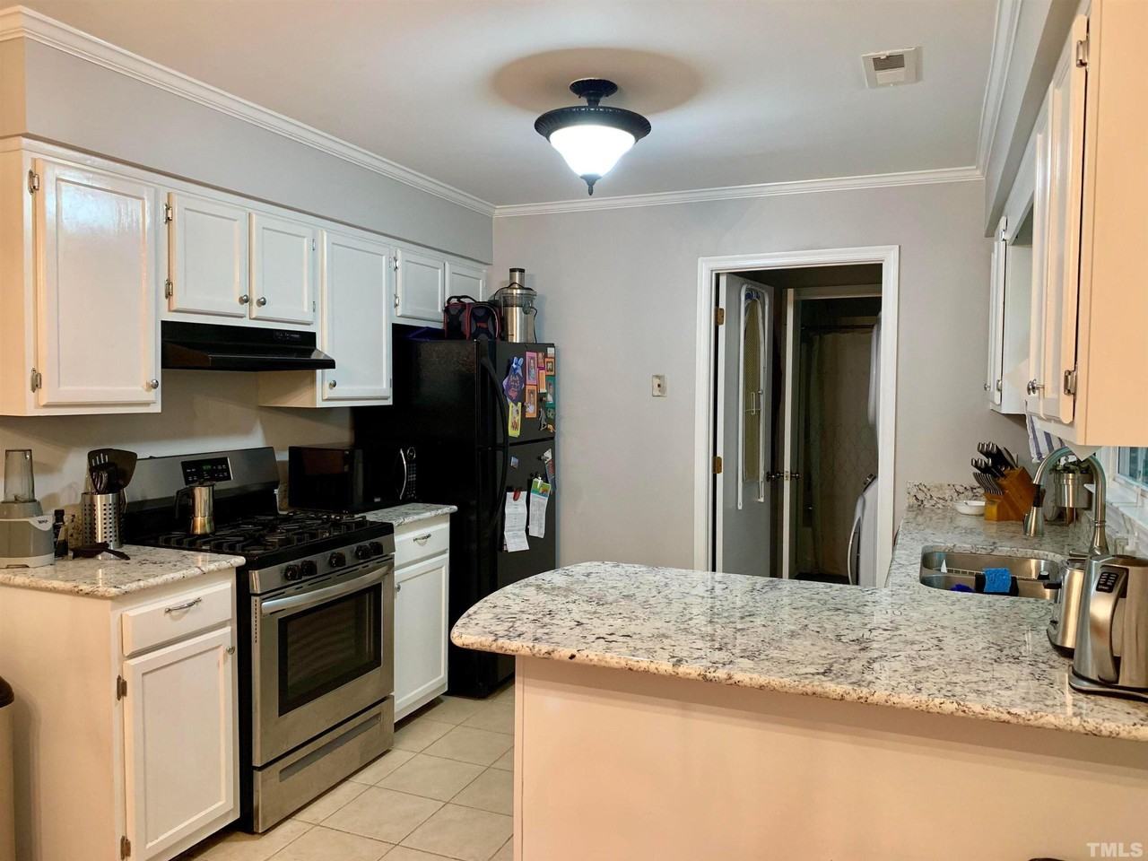 102 Chevron Cir - Photo 3 of 17