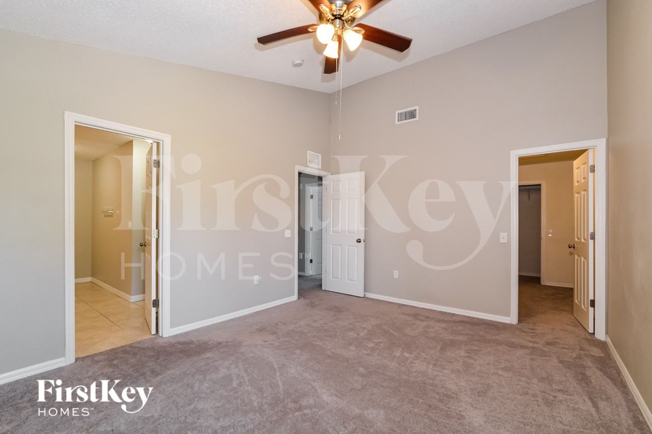 2514 Hamlet Ln - Photo 7 of 16