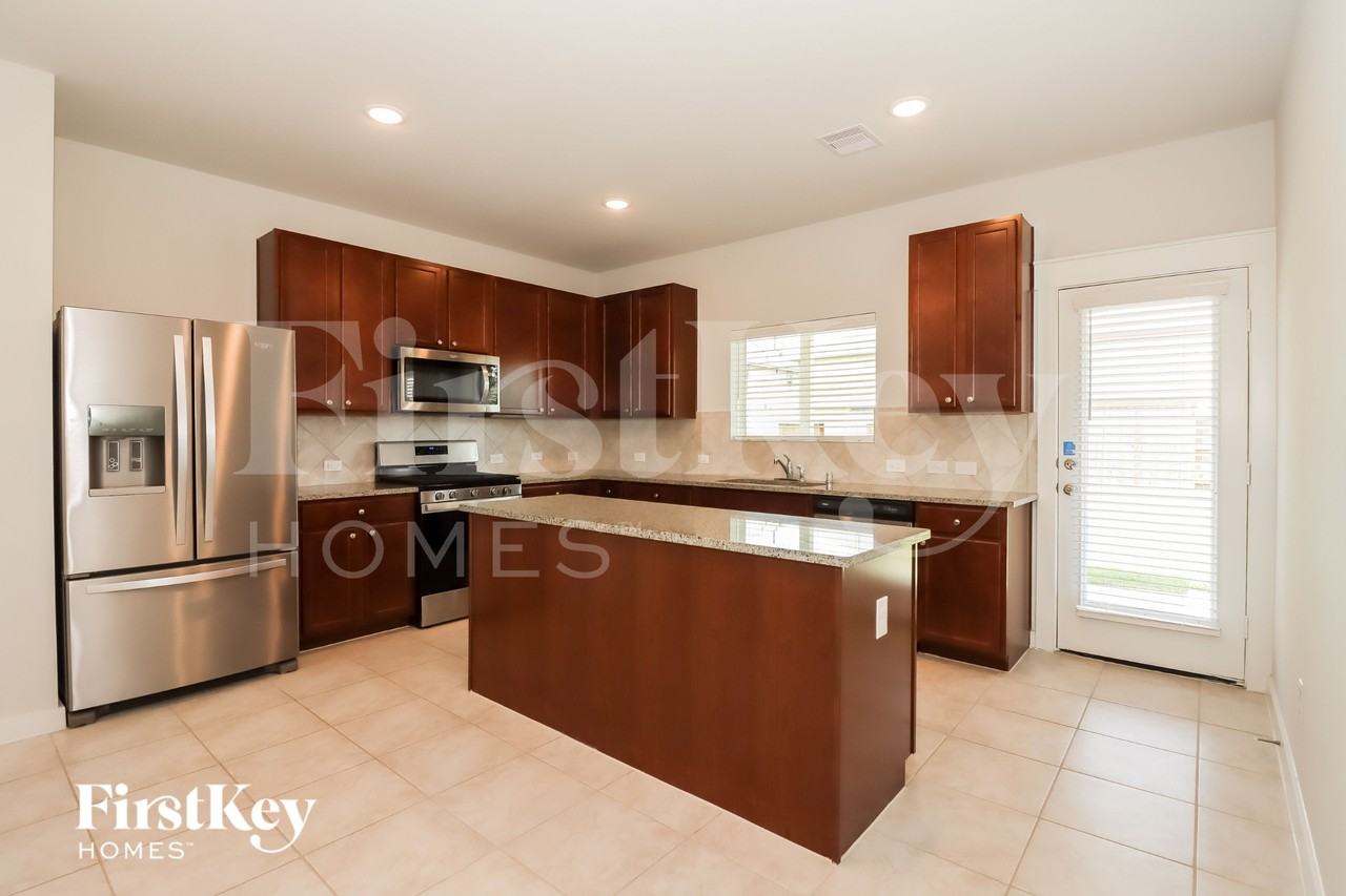 15418 Formaston Dr - Photo 5 of 16