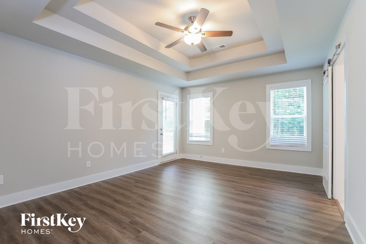7110 Lawson Dr - Photo 7 of 15