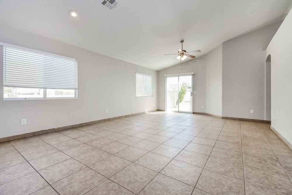 2401 Cypress Island Ct - Photo 4 of 16
