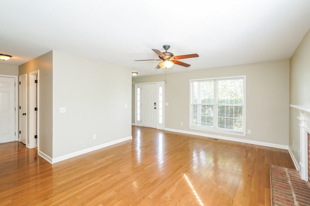 2817 Sutherland Dr - Photo 4 of 17