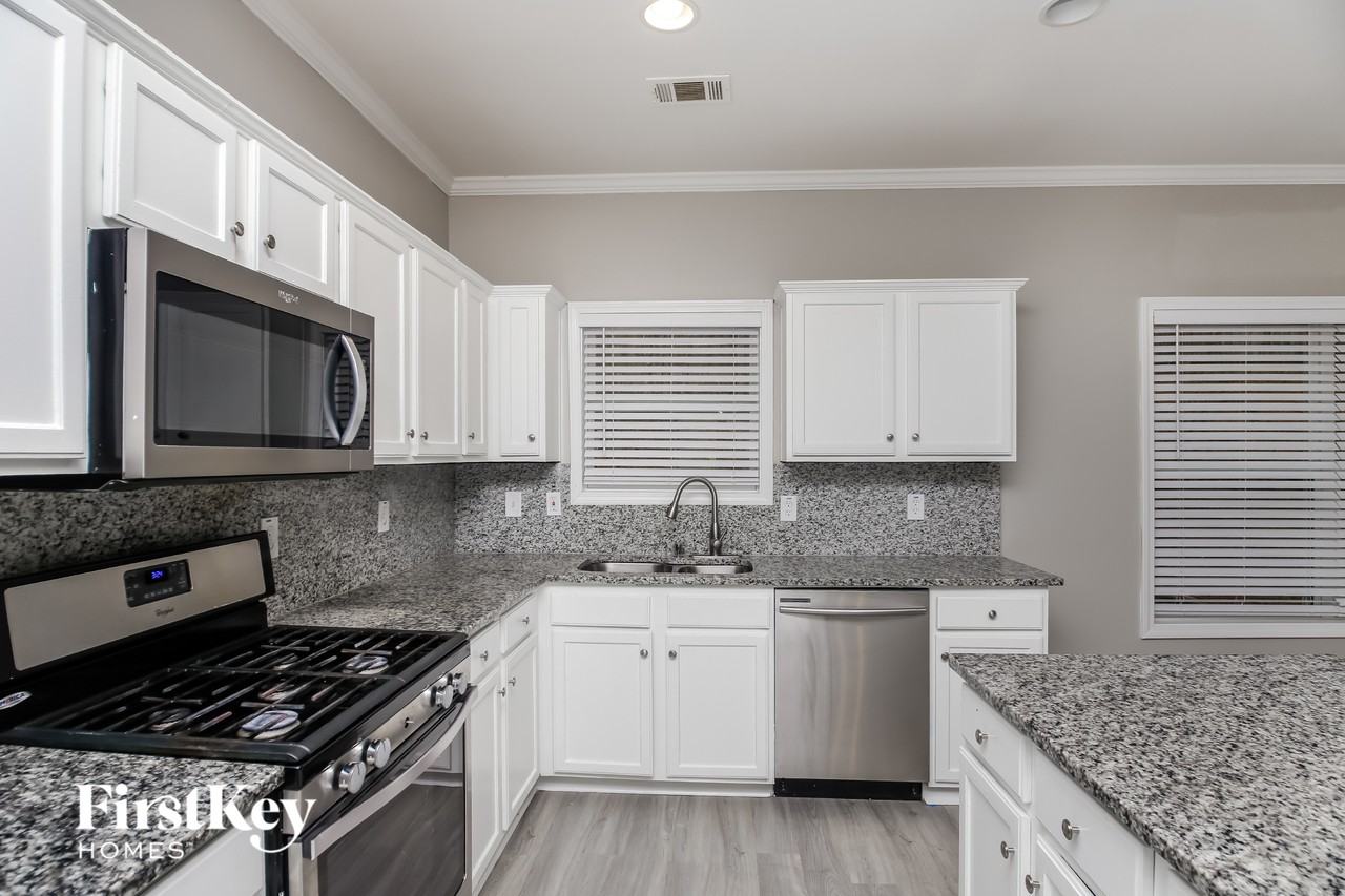 71 Gardenia Ln - Photo 6 of 15
