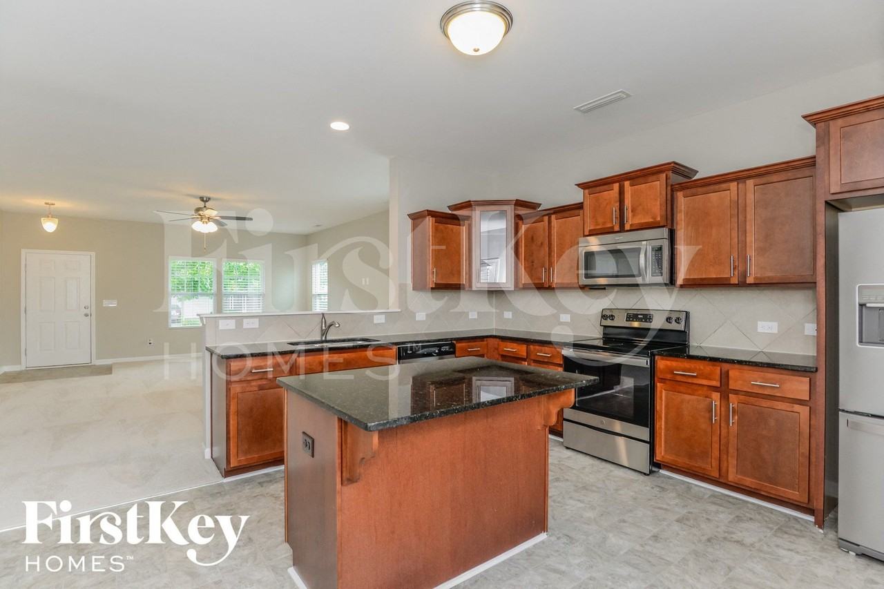 812 Southridge Dr - Photo 6 of 15