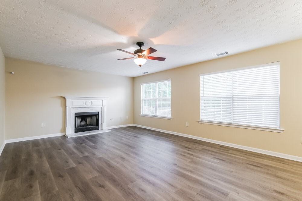 4065 Crescent Walk Ln - Photo 5 of 17
