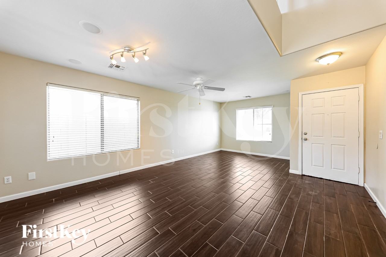 18089 W Westpark Blvd - Photo 3 of 19