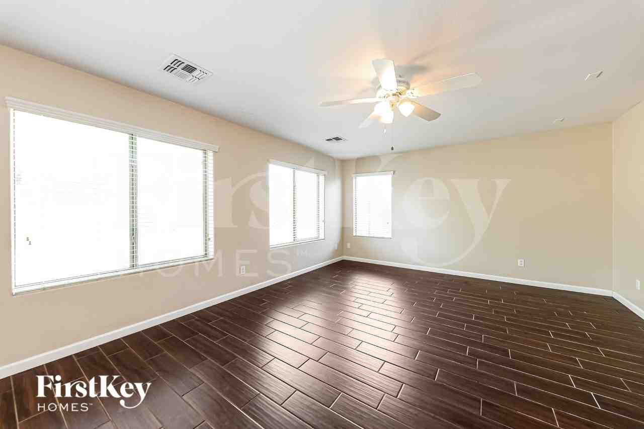 18089 W Westpark Blvd - Photo 5 of 19