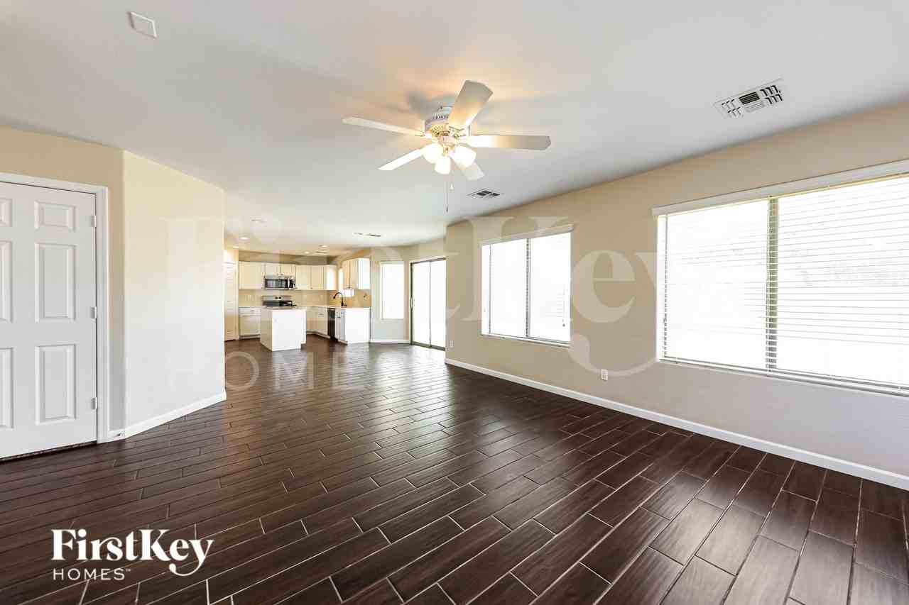 18089 W Westpark Blvd - Photo 6 of 19
