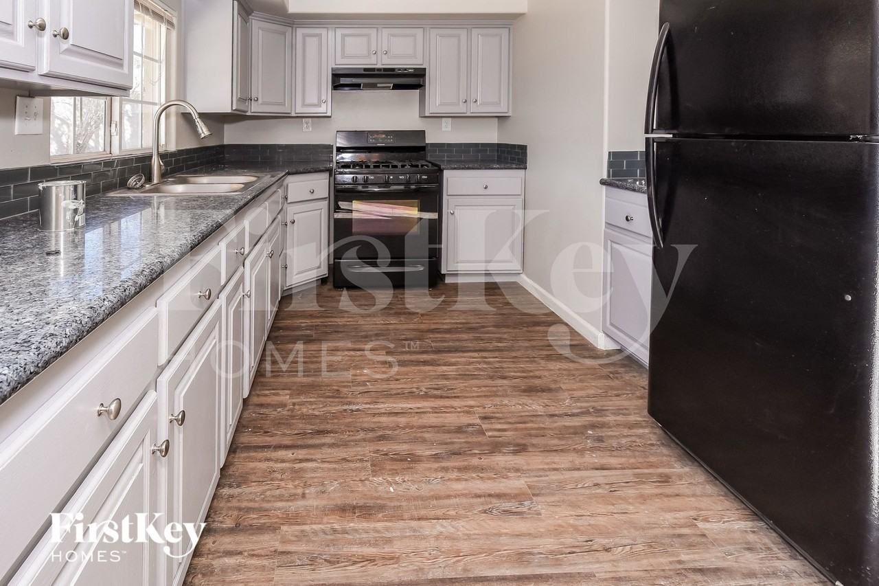 2085 Palora Ave - Photo 6 of 15