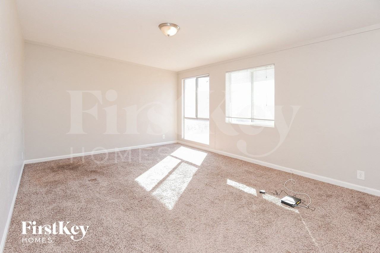 2085 Palora Ave - Photo 7 of 15