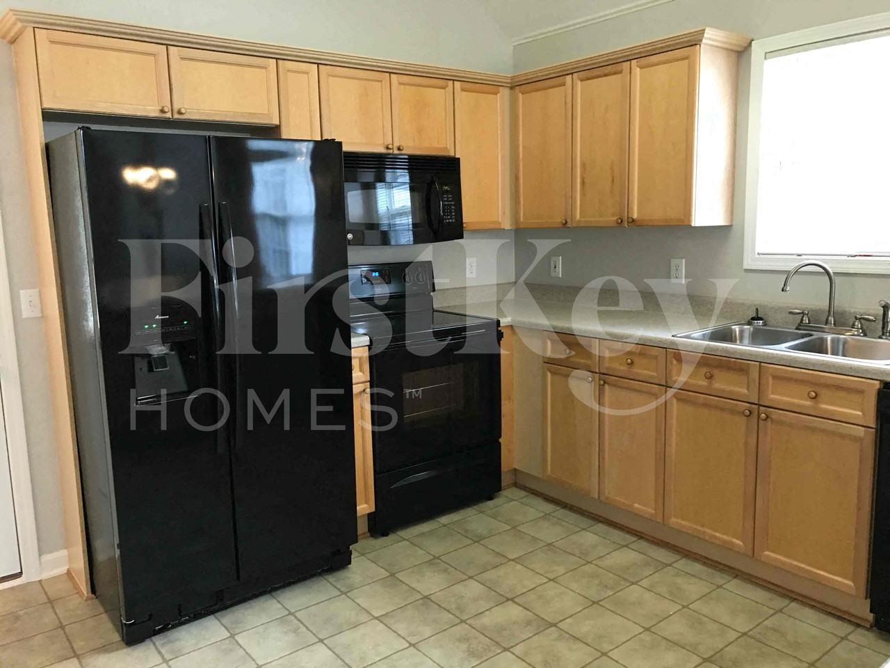 2018 Village Ln - Photo 4 of 17
